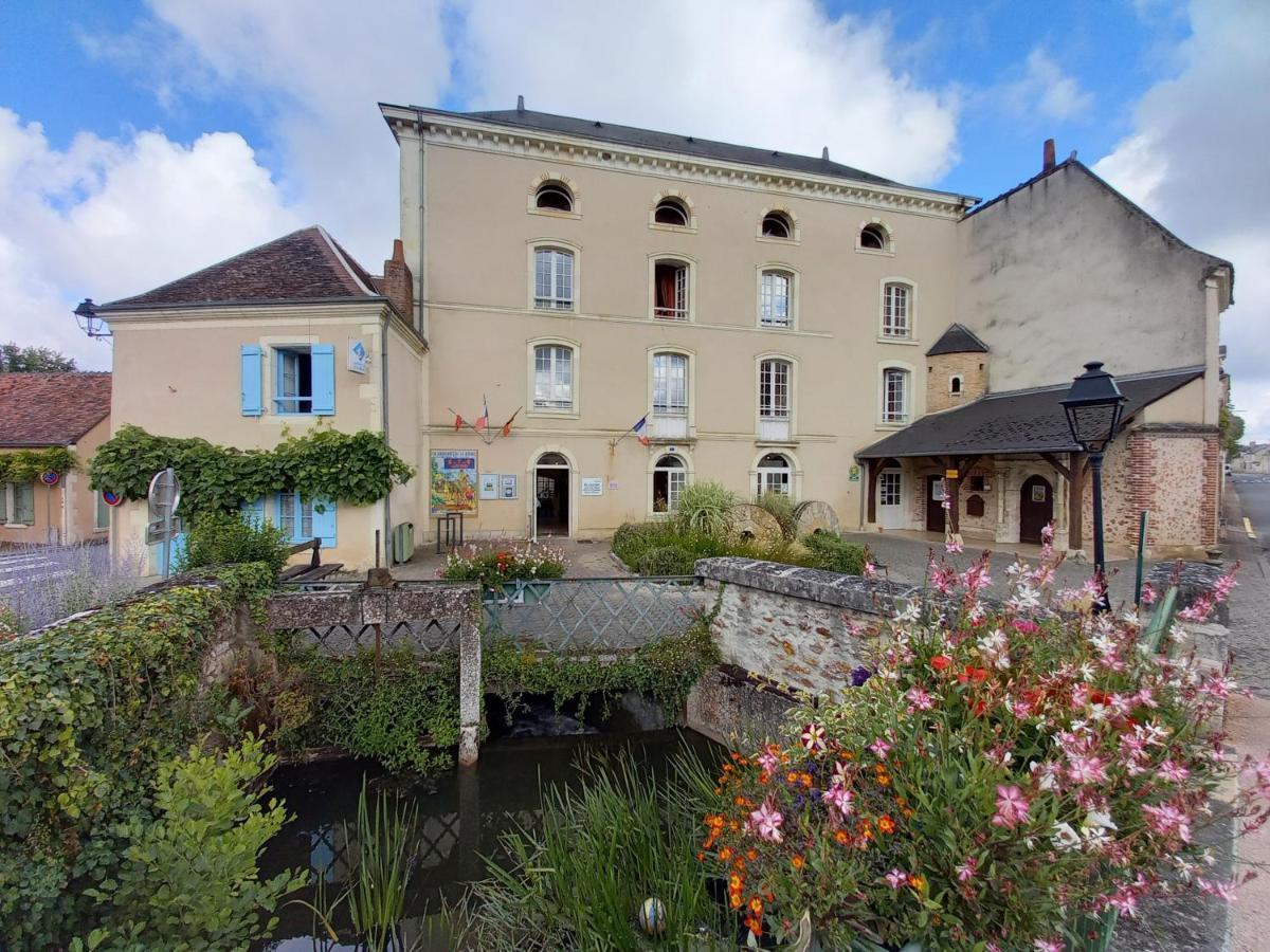 Gite Le Moulin Hotel Mezieres-en-Brenne Exterior foto