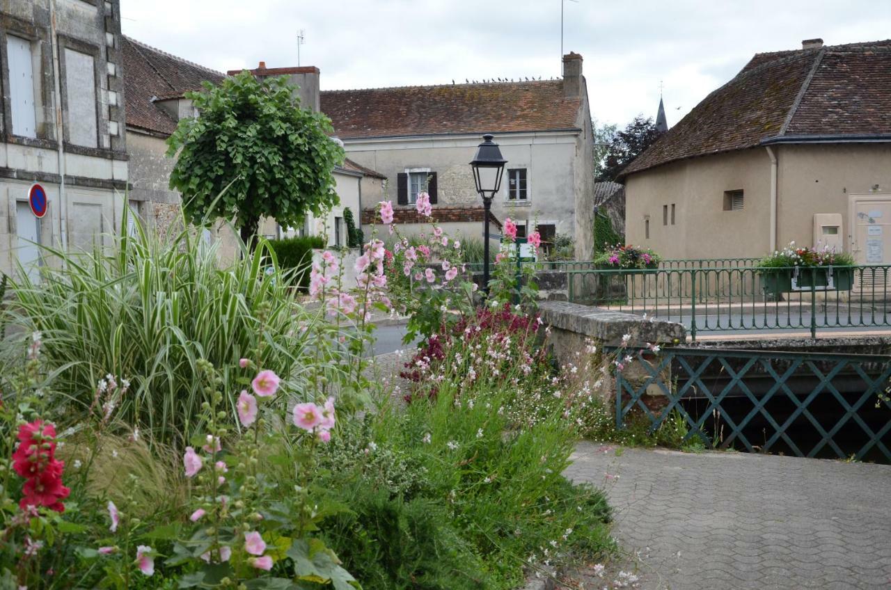 Gite Le Moulin Hotel Mezieres-en-Brenne Exterior foto